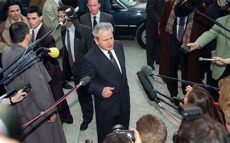 Former Yugoslav president Slobodan Milosevic goes on trial for war ...