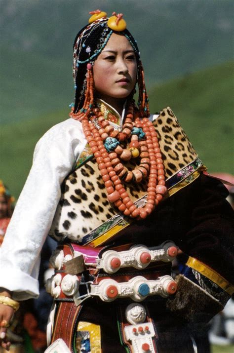 Northern Tibetan Woman in traditional dress | Traditional outfits, Women, Traditional dresses