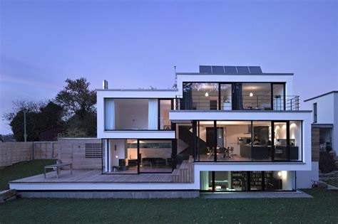 Inilah Modern Glass House Exterior