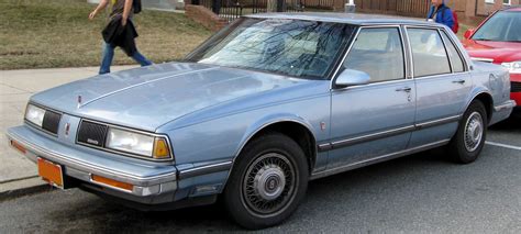 1988 Oldsmobile Delta 88 - Information and photos - MOMENTcar