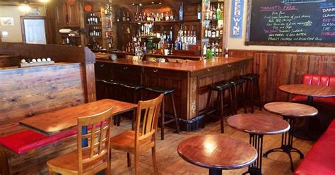 Drum and Quill is a quaint Irish restaurant in the Village of Pinehurst with great Food ...