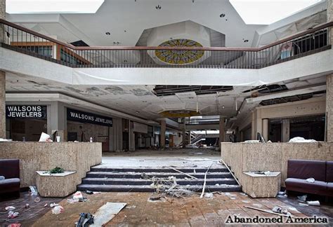 Randall Park Mall photo - abandonedamerica.us | Abandoned malls ...