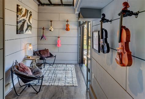 This tiny home is also an amp