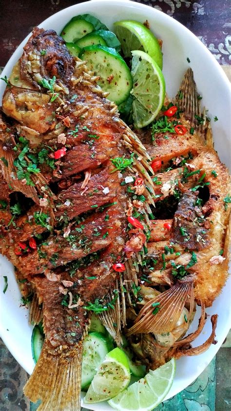 [Homemade] Ikan Goreng (Turmeric marinated crispy fried whole tilapia ...