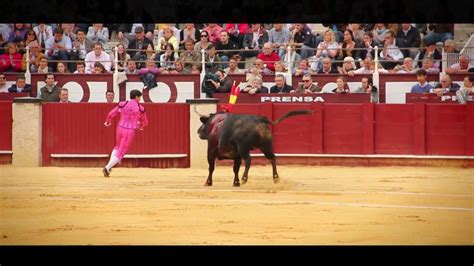 Being a Torero (A short documentary about bullfighting - Part 1) - YouTube