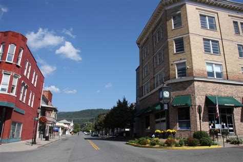 17 Best images about Hinton WV on Pinterest | Park in, Aerial tramway ...