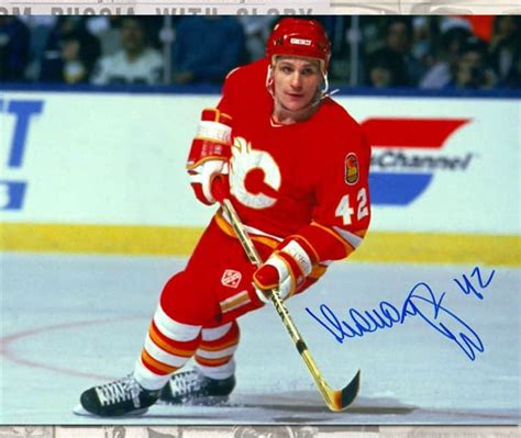 Sergei Makarov Calgary Flames Autographed 8×10 – jlbsportrarities