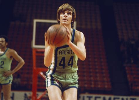 Confidence Quickly Turned to Frustration for Pete Maravich as an NBA Rookie