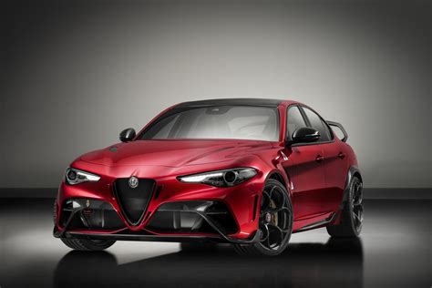 Alfa Romeo Giulia GTAm: Italy unleashes F1-assisted sports sedan - Torquecafe.com