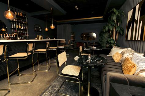 Dark Basement, Cozy Basement, Basement Ideas, Speakeasy Decor Bar, Restaurant Decor, 1920s ...