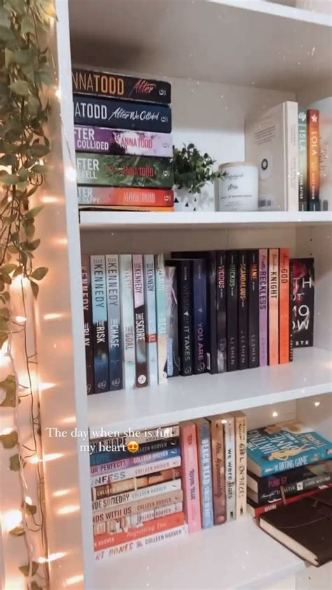 Bookshelf patiently filling up 🥰 aesthetic Booktok bookshelf | Bookshelves in bedroom ...