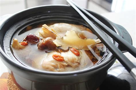 Double-Boiled Herbal Chicken Soup | Foodelicacy