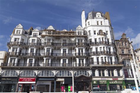 Hastings Seafront | neOnbubble