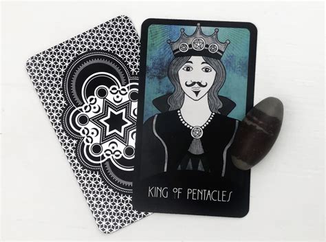 The King of Pentacles Tarot Card - Keen Articles