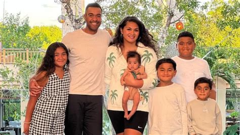 Tony Finau family, wife, children, parents, siblings - Celebrity FAQs