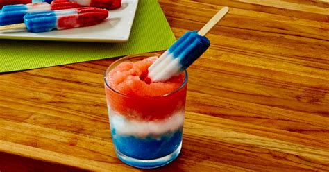 Frozen Bomb Pop Daiquiri | Recipe | Fourth of july drinks, Festive drinks, Frozen cocktails