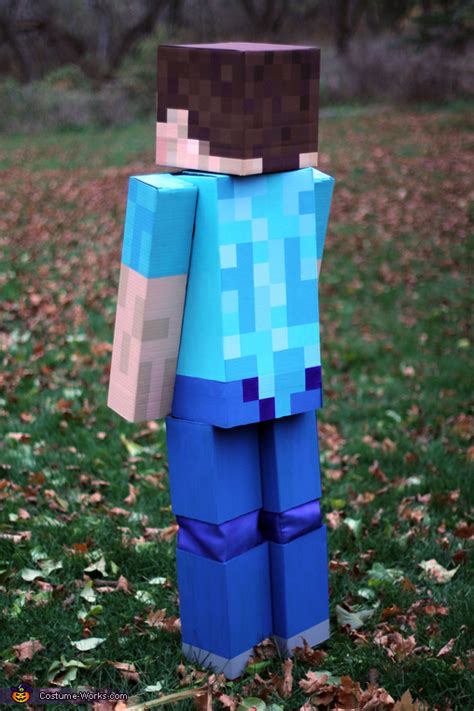 Original Minecraft Steve Costume - Photo 2/4