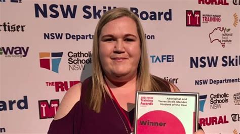 Leeton health worker wins Aboriginal Riverina Training award - ABC listen