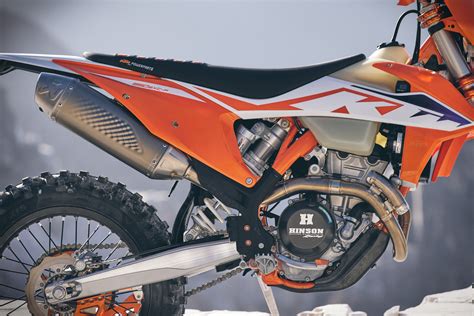 First look: 2023 KTM Enduro range – ‘90s purple colours