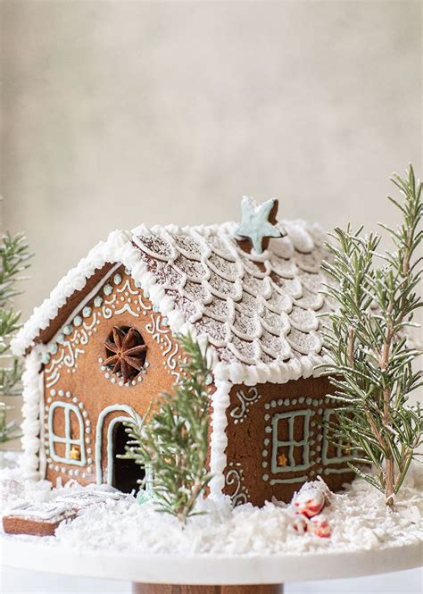 Gingerbread House Recipe to Build One Like a Pro