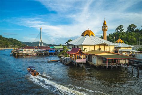 Kampong Ayer: Travel Guide To The World's Largest Water Village [Venice ...