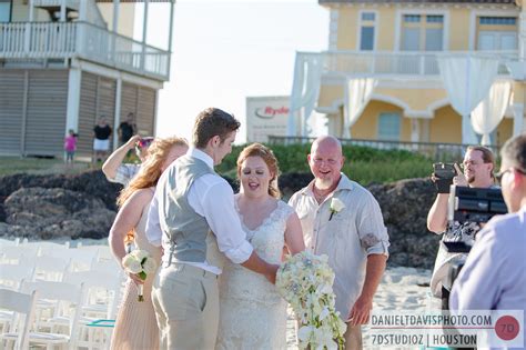 GALVESTON BEACH WEDDING - DANIEL T DAVIS - DESTINATION WEDDING PHOTOGRAPHER