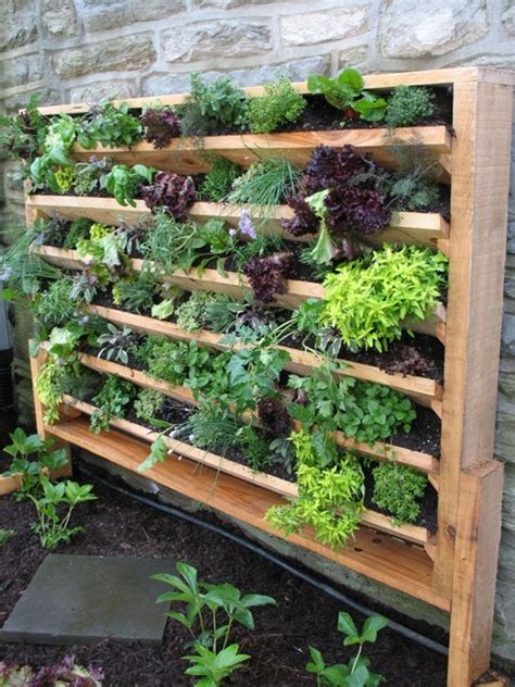 20 Excellent DIY Examples How To Make Lovely Vertical Garden