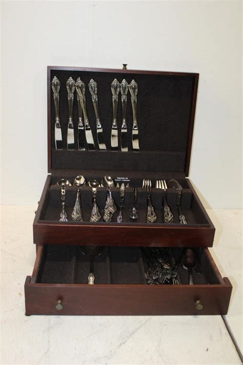 Auction Ohio | Oneida Stainless Flatware