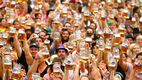 Munich: Oktoberfest 2023 Ticket, Tour, Lunch and Drinks | GetYourGuide