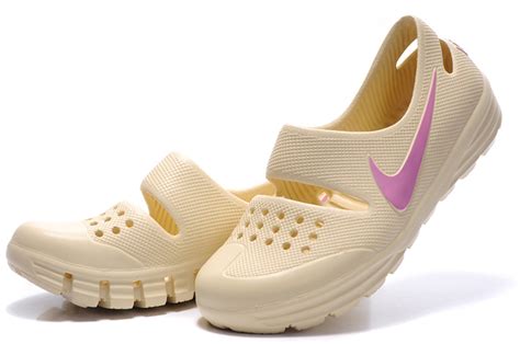 Womens NIke Outdoor Shoes - New Nike Outdoor Shoes, Buy Nike Outdoor Shoes for women, Discount ...