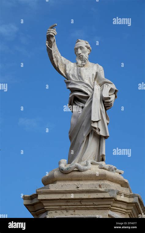 Statue of the Apostle Paul outside the Collegiate Church of St. Paul Stock Photo: 66756235 - Alamy