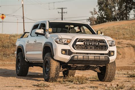 Taco Tuesday: Ditch Light Bracket Setups For 3rd Gen Tacoma