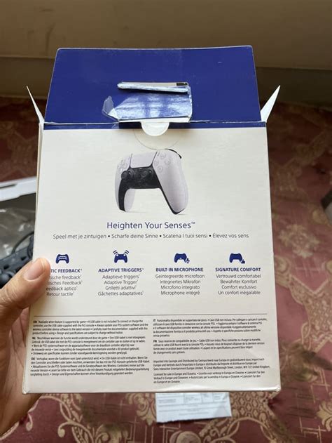 Cloudtail Amazon Shipping fake PS5 controller : IndianGaming