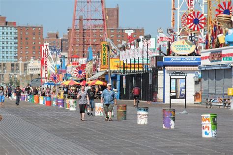 NYC plans to replace Coney Island boardwalk with sustainable plastic decking | LaptrinhX / News