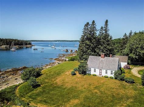 Center Harbor Cape, Brooklin, Maine | Leading Estates of the World