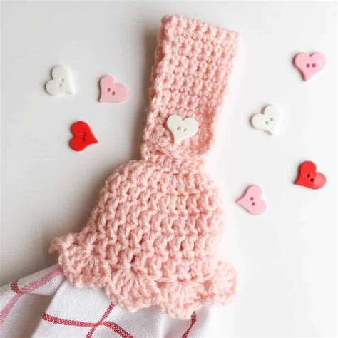 Crochet Towel Topper with Hidden ring Free pattern! - Nana's Crafty Home