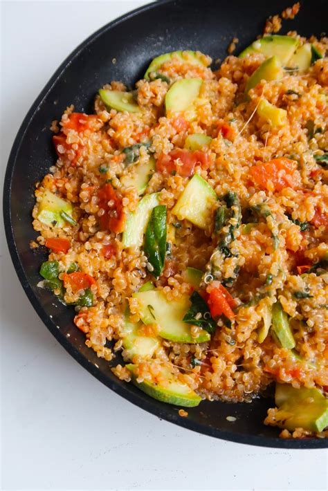 Easy Tomato & Basil Quinoa Risotto - GF, Vegetarian/Vegan Option ...