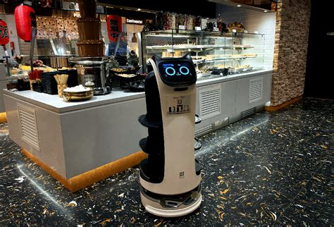 COSMO: The All-You-Can-Eat Restaurant Where Robots Deliver Food