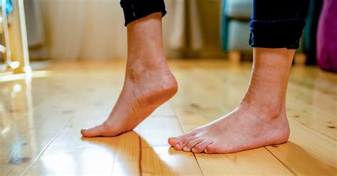 Pustular Psoriasis on Your Feet: Symptoms, Causes, Treatment