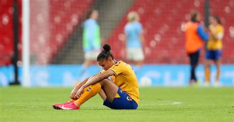 Everton Women told they'll be back in poignant dressing room moment after FA Cup final loss ...