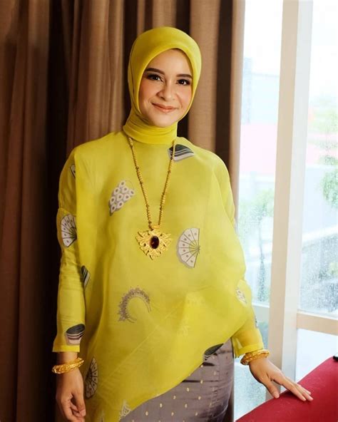 11 Baju Bodo Modern Priska Paramita, Istri Pejabat Memesona