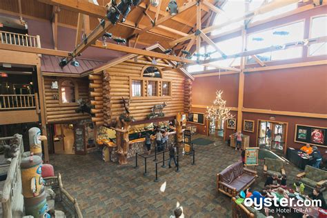 Great Wolf Lodge Wisconsin Dells Review: What To REALLY Expect If You Stay