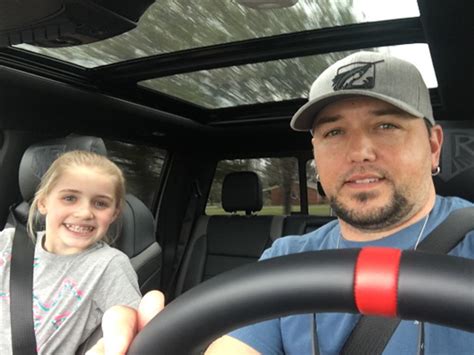 Jason Aldean's Best Moments with Daughters in Pictures