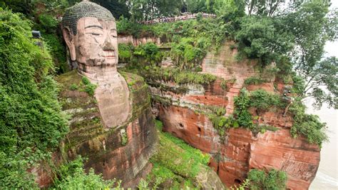 The largest stone carving in China - Leshan Giant Buddha | Expats Holidays