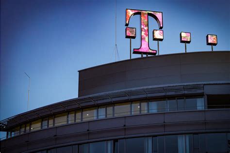 Deutsche Telekom Stock Has Significant Upside (OTCMKTS:DTEGF) | Seeking Alpha