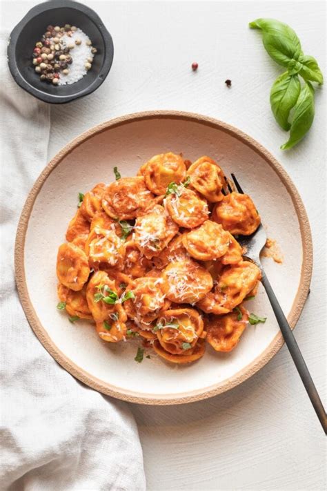 Tortellini with Creamy Tomato Sauce (One Pan, 15 Minutes) - Nourish and Fete