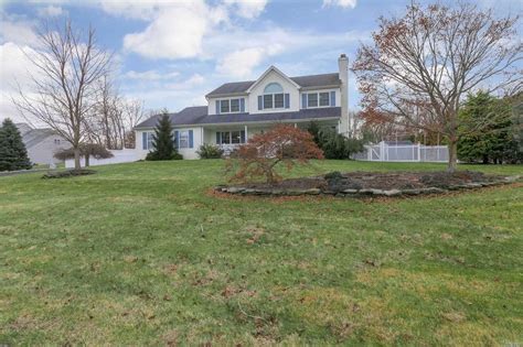 37 The Preserve, Baiting Hollow, NY 11933 | Trulia