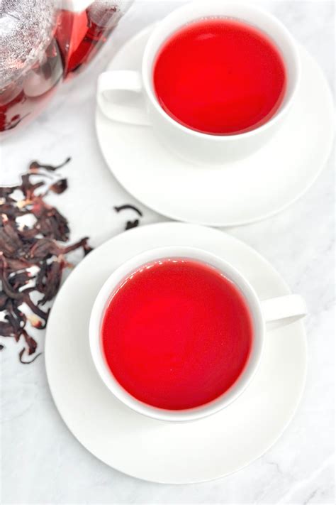 How to make Hibiscus Tea (Recipe and Benefits) - Daily Tea Time