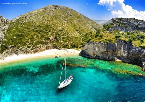 Tourist Numbers Up, but Albanian Tourism Sector Must Do More • IIA