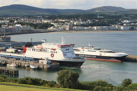 Isle of Man Steam Packet Company vessels Ben-my-Chree and Manannan in ...